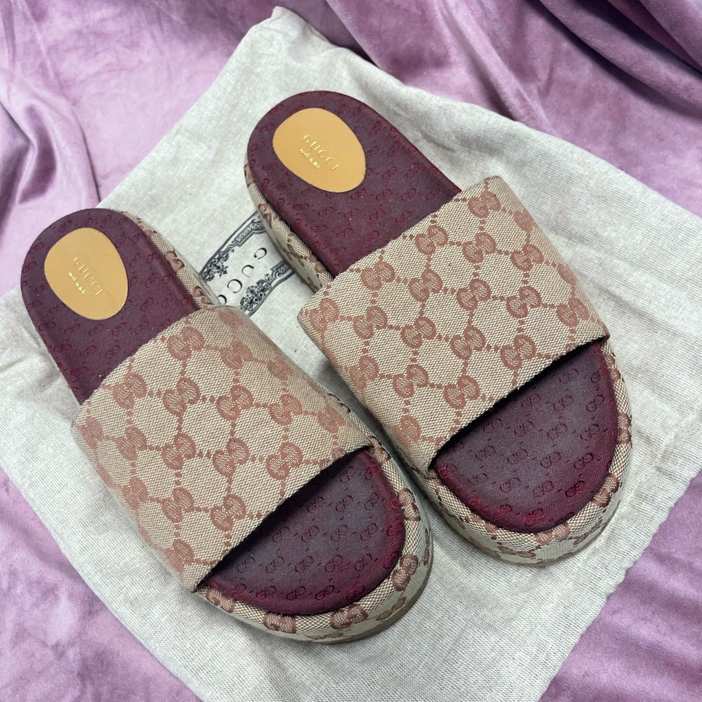 Gucci Women's Brown Slide Sandals